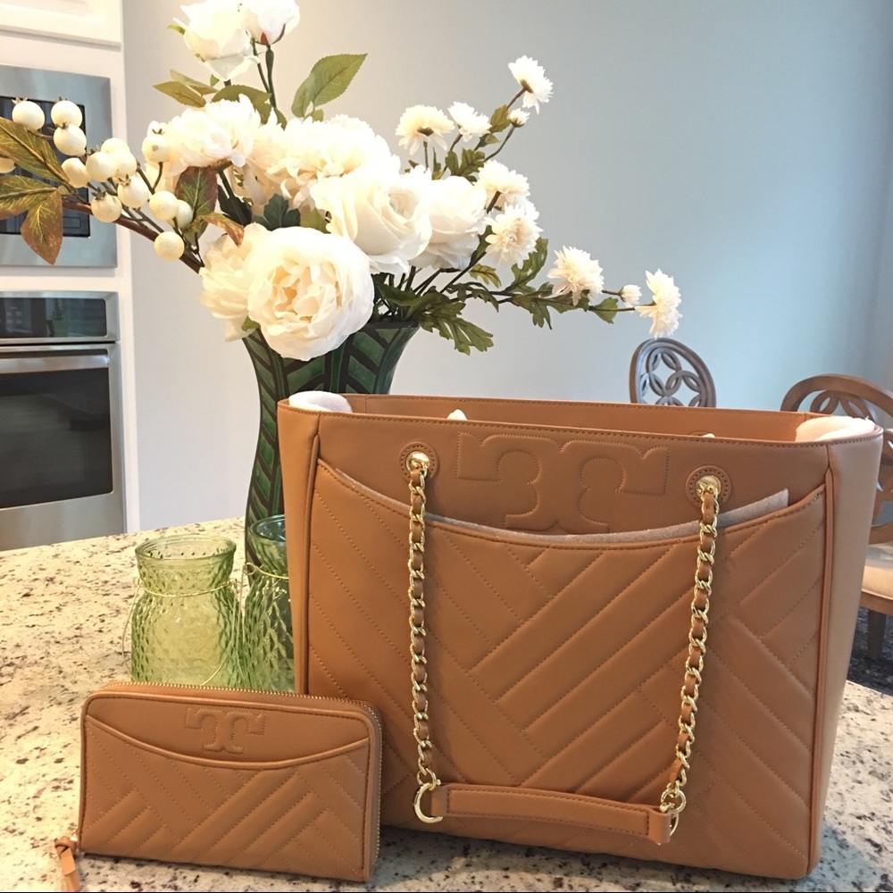 Tory burch Alexa flat tote wallet set